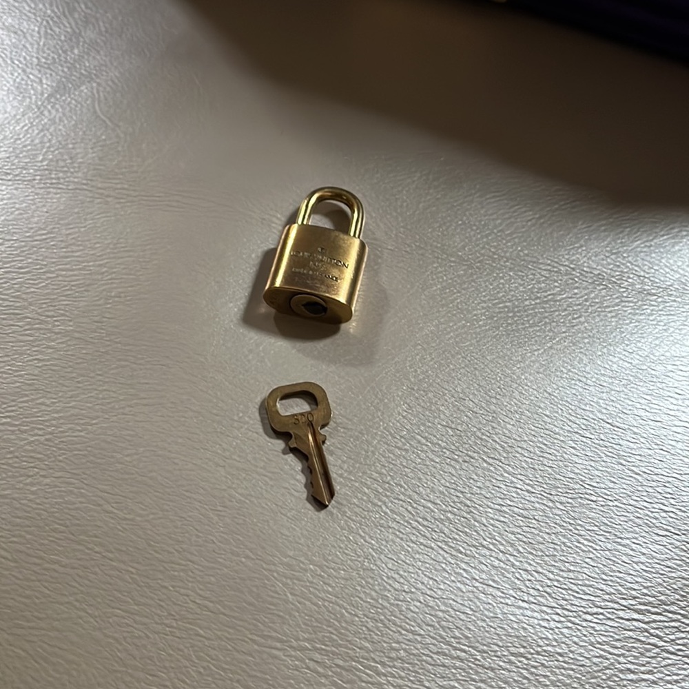Louis Vuitton Lock and Key 🔐 #320 - Picture 6 of 6